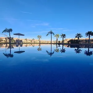 Mini-villa Situee Dans Prestigia A Marrakech, Avec Vue Sur La Piscine Et Le Golf Securite 24h Sur 24 Et Proximite Ideale De L Aeroport 5 Minutes C Est Parfaite Pour Des Appartement